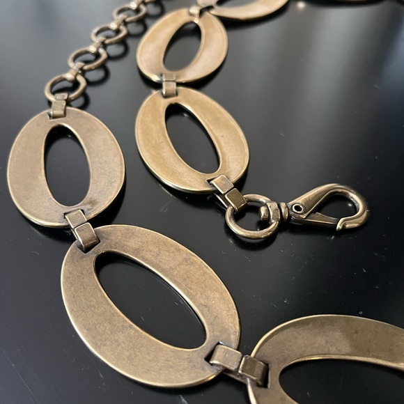 Fossil Circle Loop Clip Belt in Hammered Bronze - Picture 5 of 8